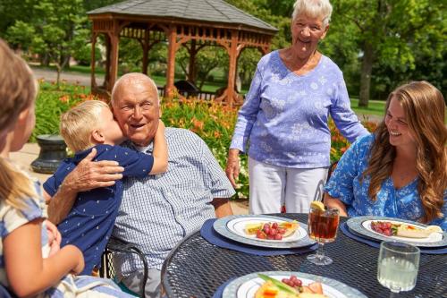 seniors dining at a restaurant outside