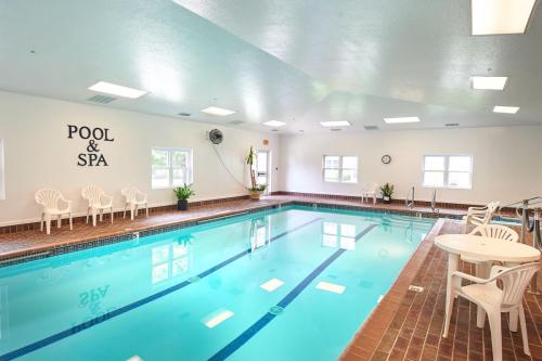 indoor pool and spa at freedom village